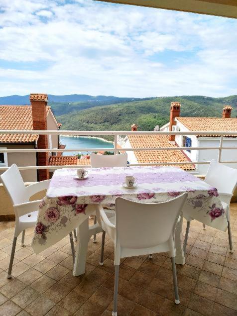 Apartmani Ines Рабац Екстериор снимка